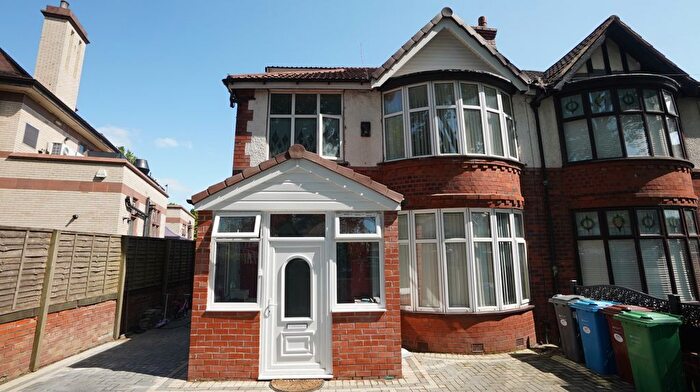 4 Bedroom Semi Detached House For Sale In Kingsway, Manchester, M20