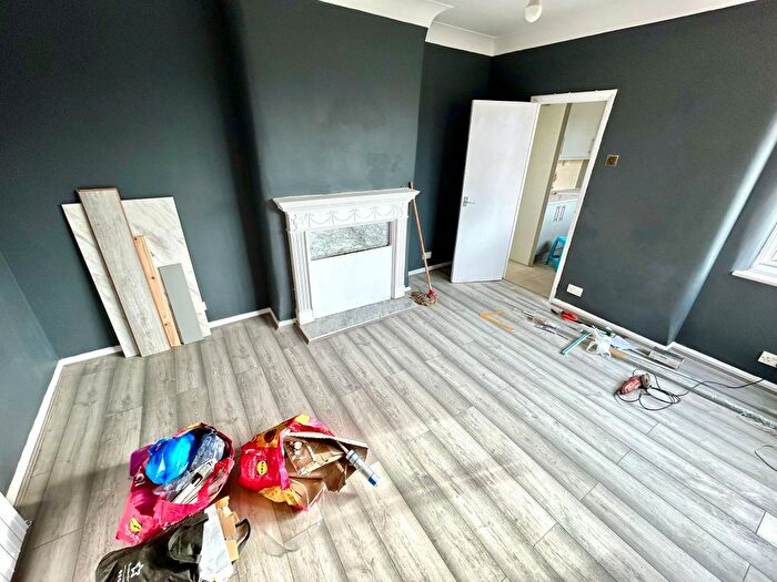 3 Bedroom Flat To Rent In Clova Road, London, E7