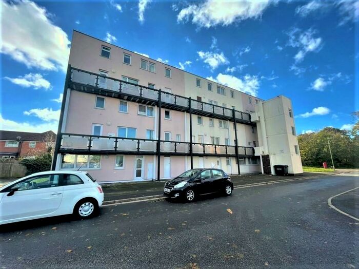 2 Bedroom Maisonette To Rent In Williams Close, Gosport, PO13