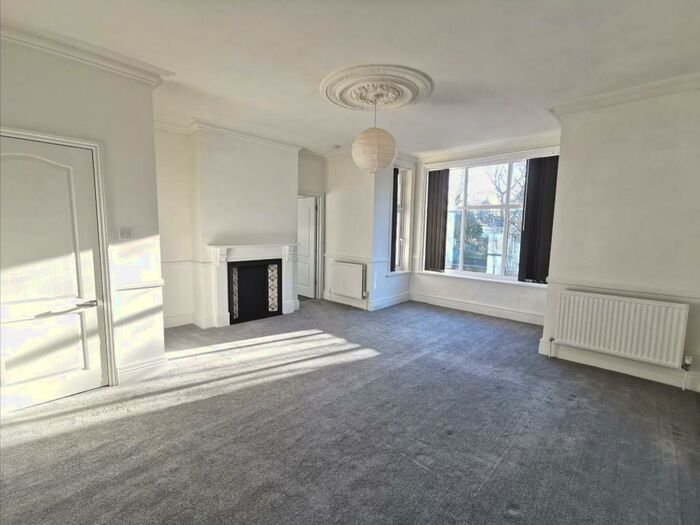 3 Bedroom Flat To Rent In Mile End Road, Norwich, NR4