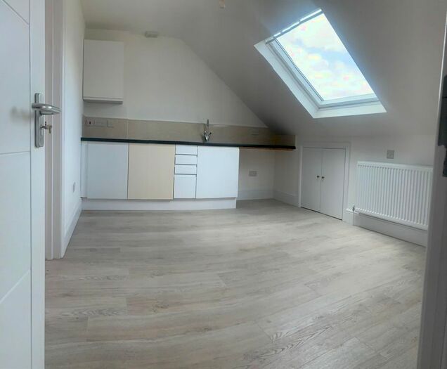 1 Bedroom Flat To Rent In Brownhill Road, London SE6