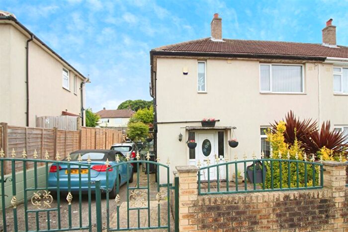 2 Bedroom Semi-Detached House For Sale In Mill Green Place, Leeds, LS14