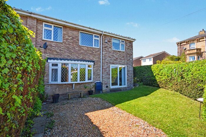 4 Bedroom Semi-Detached House For Sale In Cavewell Close, Ossett, West Yorkshire, WF5