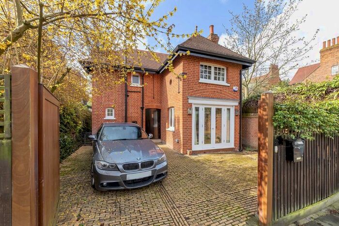 2 Bedroom Property To Rent In Rupert Road, London, W4