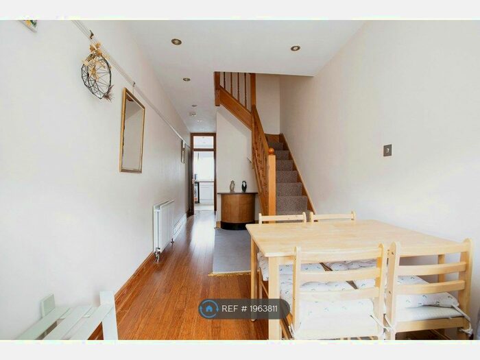 2 Bedroom Maisonette To Rent In Tower Hamlets Road, London, E17