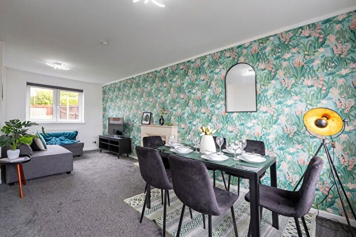 2 Bedroom Flat To Rent In Kirkwood, ML5