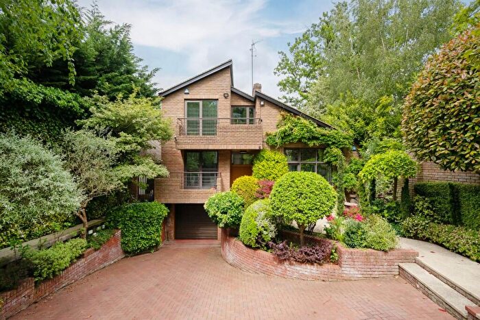 3 Bedroom Detached House For Sale In West Heath Road, London, NW3