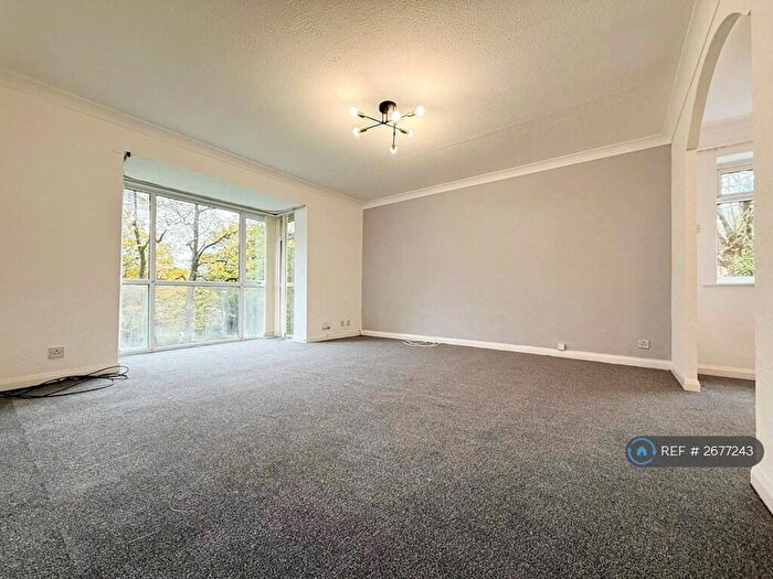 2 Bedroom Flat To Rent In The Mount, Salford, M7