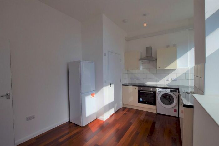 1 Bedroom Flat To Rent In Pitt Street, Leith, Edinburgh, EH6