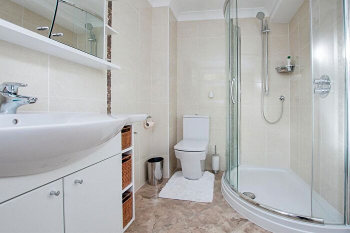 2 Bedroom Flat For Sale In Meyrick Road, Bournemouth, BH1