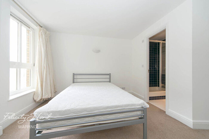 2 Bedroom Flat For Sale In Commercial Road, London, E1