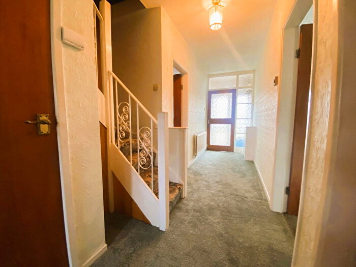 3 Bedroom Semi-Detached Bungalow For Sale In Fairfields, Garden Suburb, Oldham, OL8