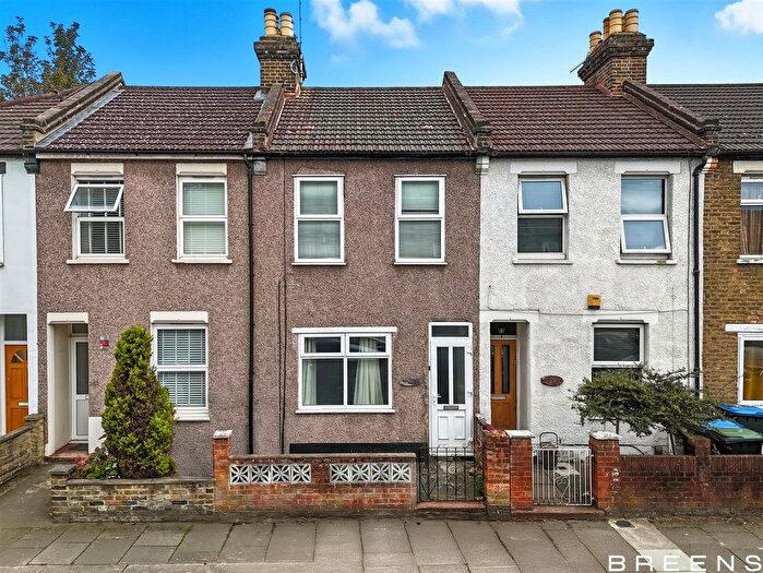 3 Bedroom Terraced House For Sale In Scotland Green Road North, Enfield, EN3