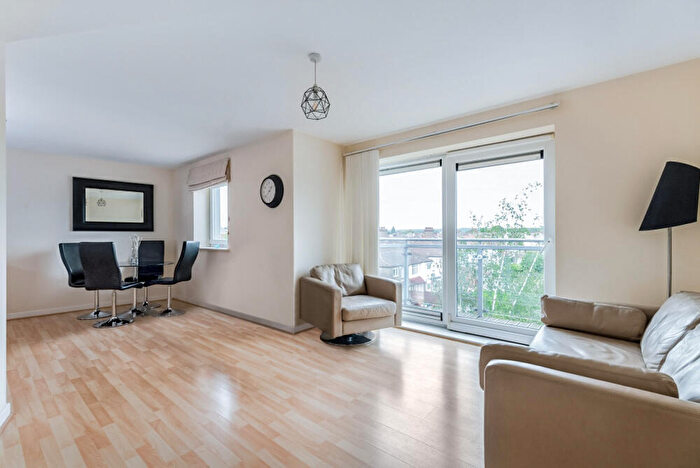 1 Bedroom Apartment To Rent In Kenton Road, Kenton, Harrow, HA3