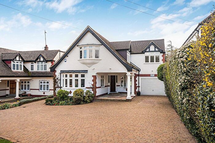 4 Bedroom Detached House For Sale In Georges Wood Road, Brookmans Park, Hatfield, AL9