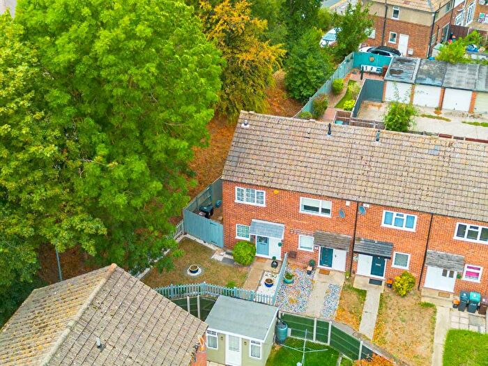 2 Bedroom End Of Terrace House For Sale In Kilndown, Gravesend, Kent, DA12