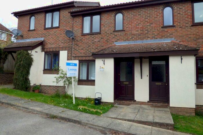 2 Bedroom Terraced House To Rent In Stephen Close, Twyford, RG10