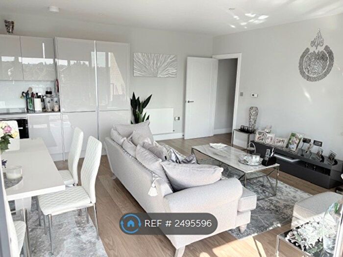 2 Bedroom Flat To Rent In Wimbledon, London, SW17