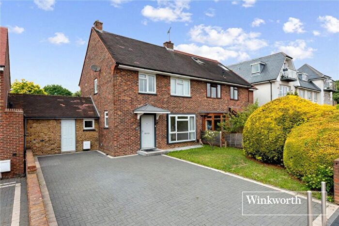 3 Bedroom Semi-Detached House For Sale In Kingsgate Avenue, Finchley, London, N3