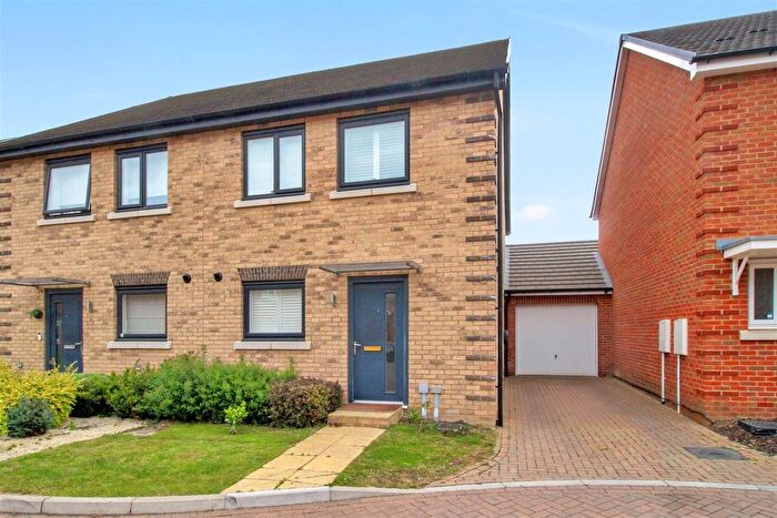 3 Bedroom Semi-detached House For Sale In Dante Way, West Ewell, KT19
