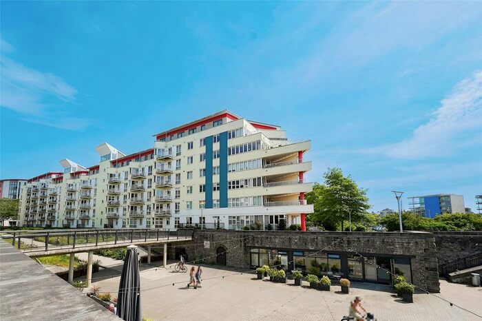 2 Bedroom Flat To Rent In The Crescent, Bristol, BS1