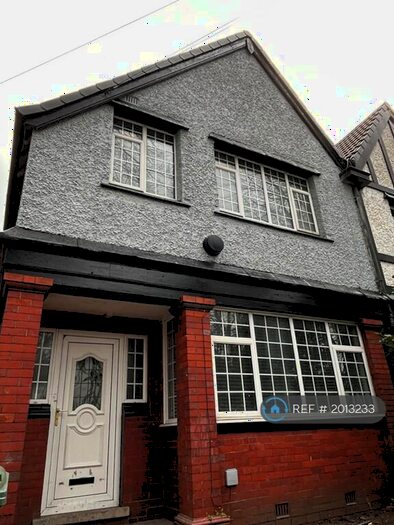 3 Bedroom Semi-Detached House To Rent In Rochester Avenue, Prestwich, Manchester, M25