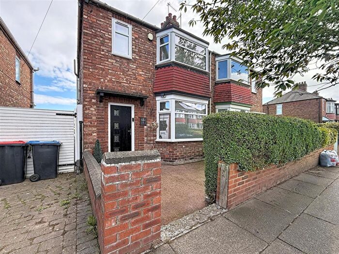 3 Bedroom Semi Detached House For Sale In Southwell Road, Middlesbrough, TS5