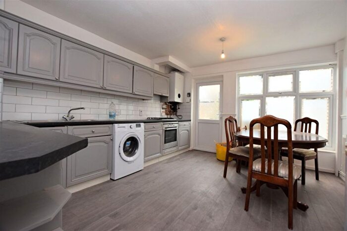 3 Bedroom Semi-Detached House To Rent In Melbourne Mews, Lambeth, SW9