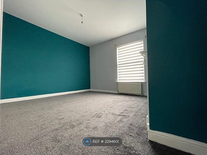 4 Bedroom Terraced House To Rent In Southfield Mount, Armley, Leeds, LS12
