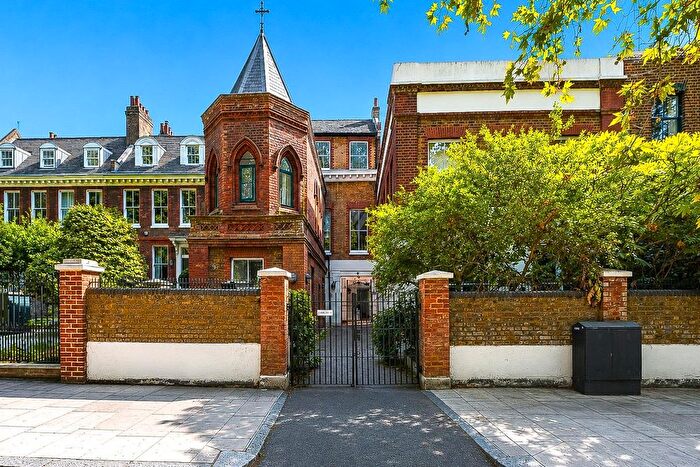 2 Bedroom Flat To Rent In University House, Victoria Park Square, London, E2