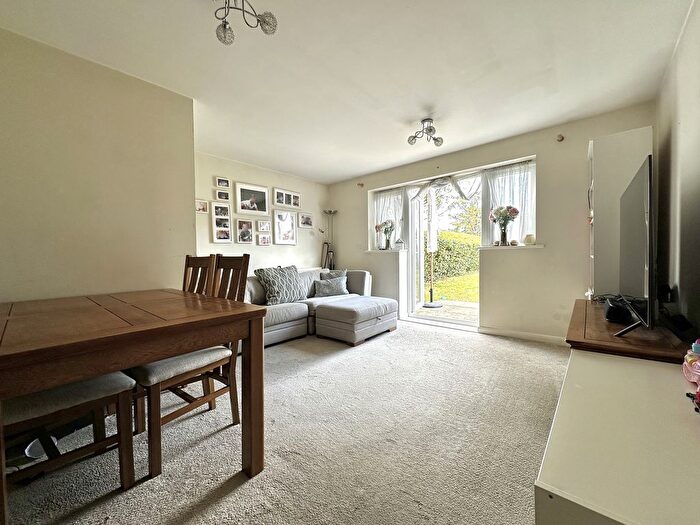 2 Bedroom Flat For Sale In Devon Road, Watford, WD24