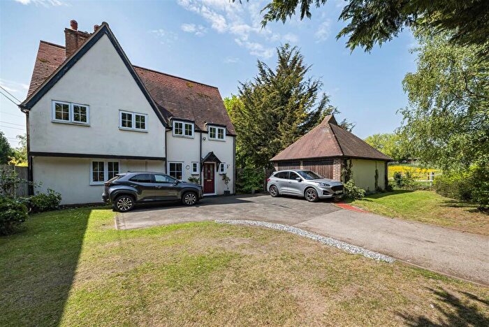 4 Bedroom Detached House For Sale In Highcross Road, Southfleet, Gravesend, DA13