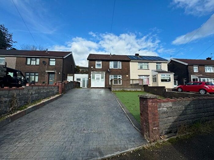 3 Bedroom Semi-Detached House To Rent In Pen-Y-Bryn, Penyrheol, Caerphilly, CF83