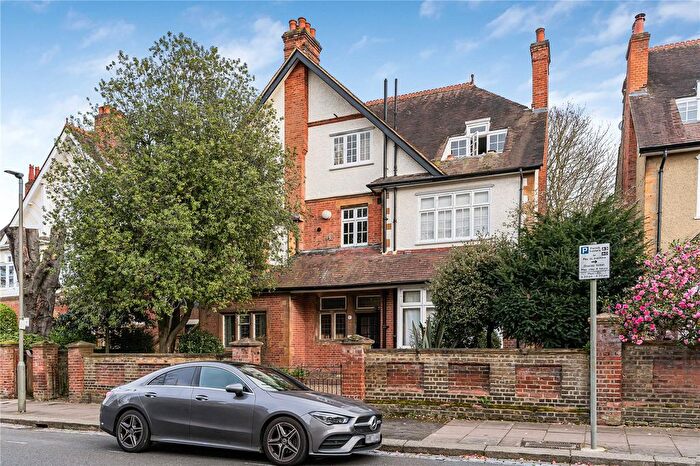 3 Bedroom Flat For Sale In Briar Walk, London, SW15