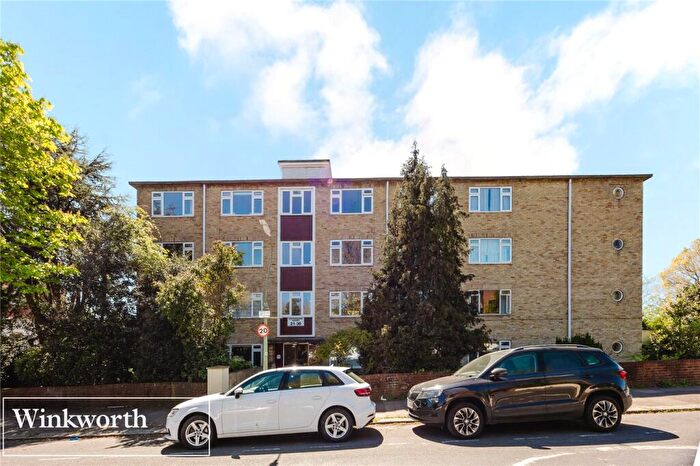 2 Bedroom Apartment For Sale In Devonshire Court, The Drive, Hove, East Sussex, BN3