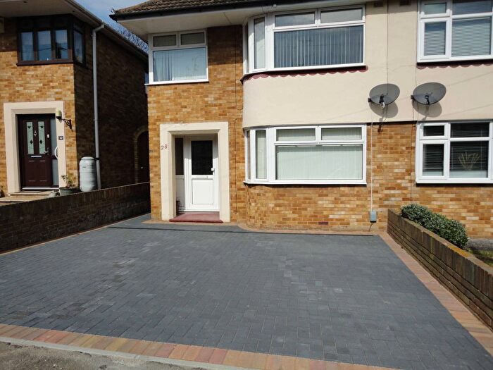 3 Bedroom Semi-Detached House To Rent In Northumberland Avenue, Rainham, Gillingham, Kent, ME8