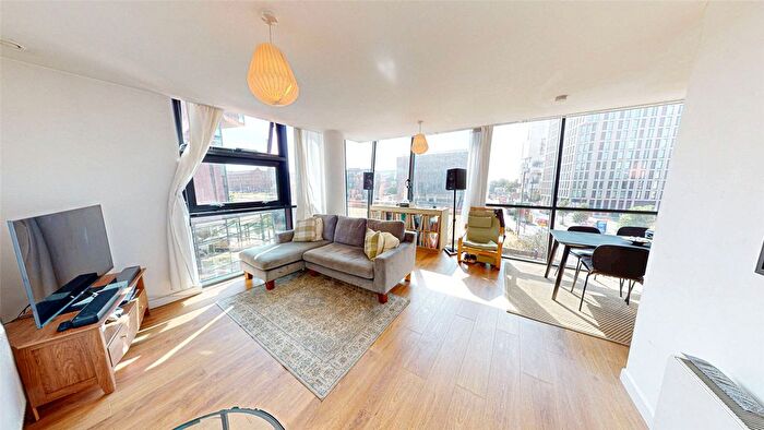 2 Bedroom Flat For Sale In Islington Wharf, Great Ancoats Street, Manchester, M4
