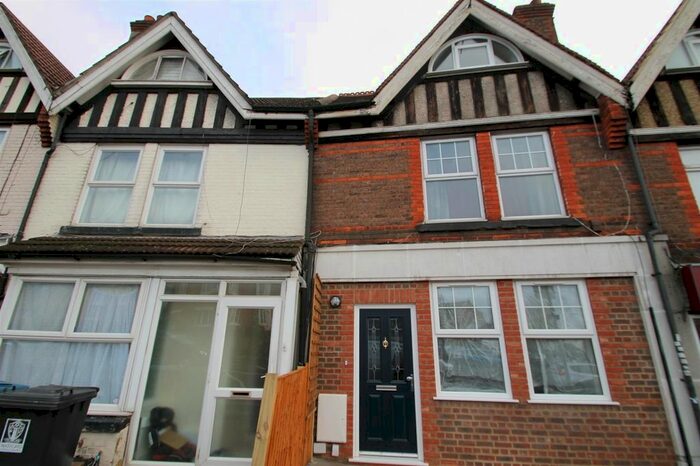 1 Bedroom Flat To Rent In St. Albans Road, Watford, Hertfordshire, WD24