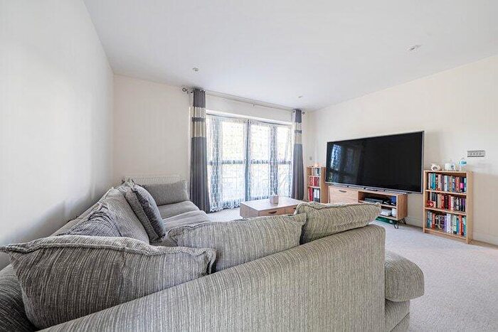 1 Bedroom Flat For Sale In Waldorf House, Welwyn Garden City, Hertfordshire, AL7