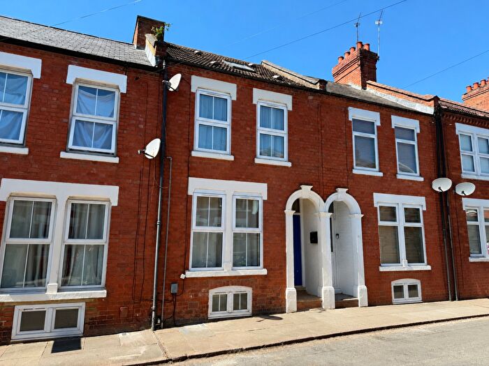 2 Bedroom Apartment To Rent In Artizan Road, Northampton, NN1