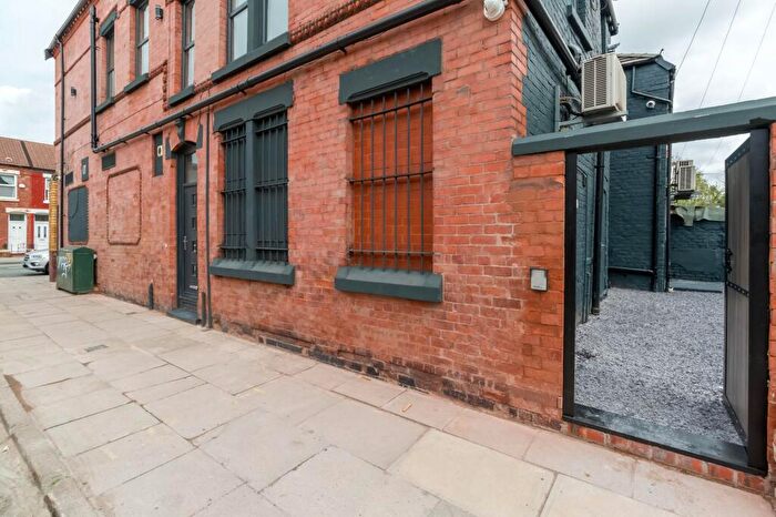 3 Bedroom Apartment To Rent In Boaler Street, Liverpool, L6