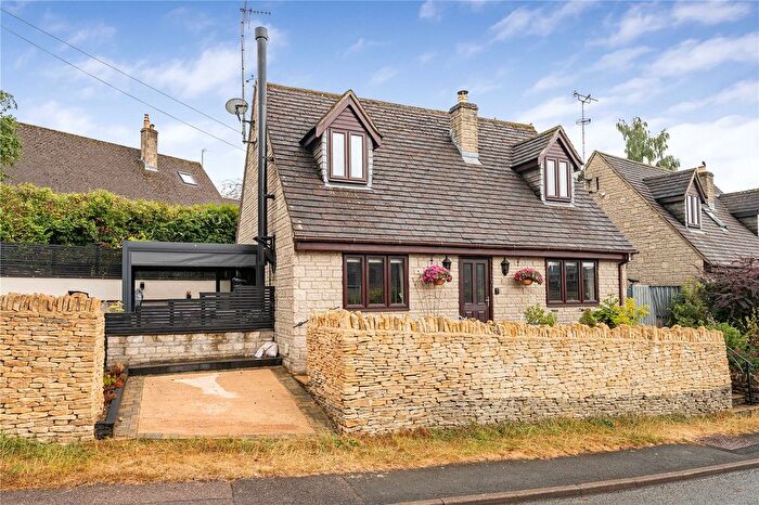 3 Bedroom Bungalow For Sale In Farmington Road, Northleach, Cheltenham, Gloucestershire, GL54
