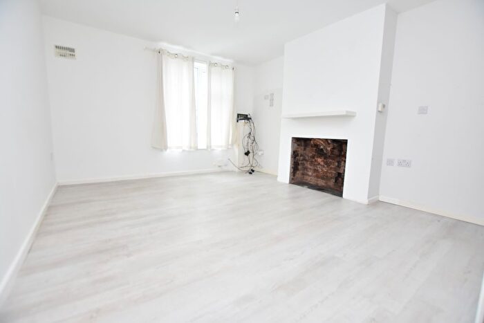 3 Bedroom Property To Rent In Radley Square, Nottingham, NG6