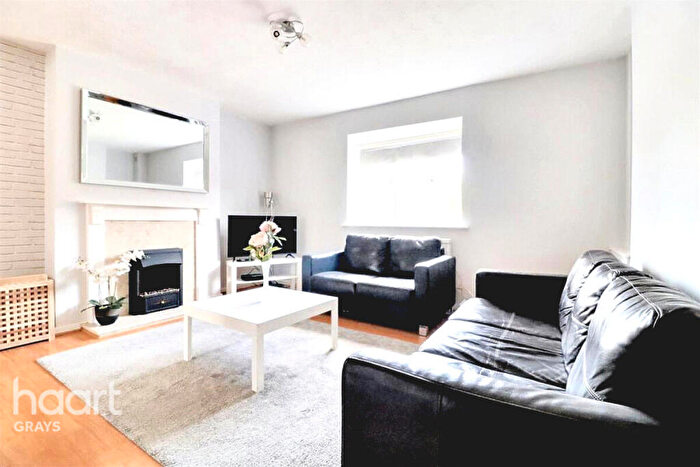 1 Bedroom Flat To Rent In Teviot Avenue, South Ockendon, RM15