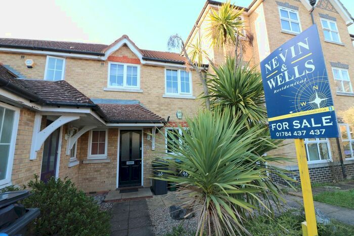 4 Bedroom Terraced House To Rent In Nightingale Shott, Egham TW20