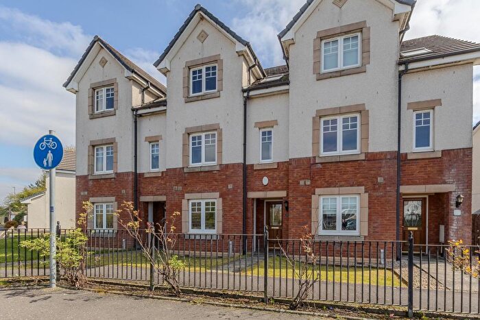 4 Bedroom Town House For Sale In Knockmilly Place, Moodiesburn, Glasgow, G69