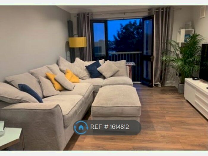 1 Bedroom Flat To Rent In Aidans Court, London, N12