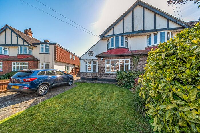 3 Bedroom Semi Detached House For Sale In Park Avenue, Orpington, BR6