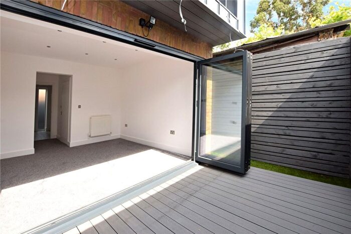 1 Bedroom Maisonette To Rent In Clark Mews, Watford, WD18