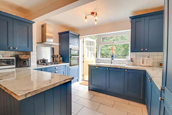 3 Bedroom Semi-Detached House For Sale In Holland Road, Woolston, SO19